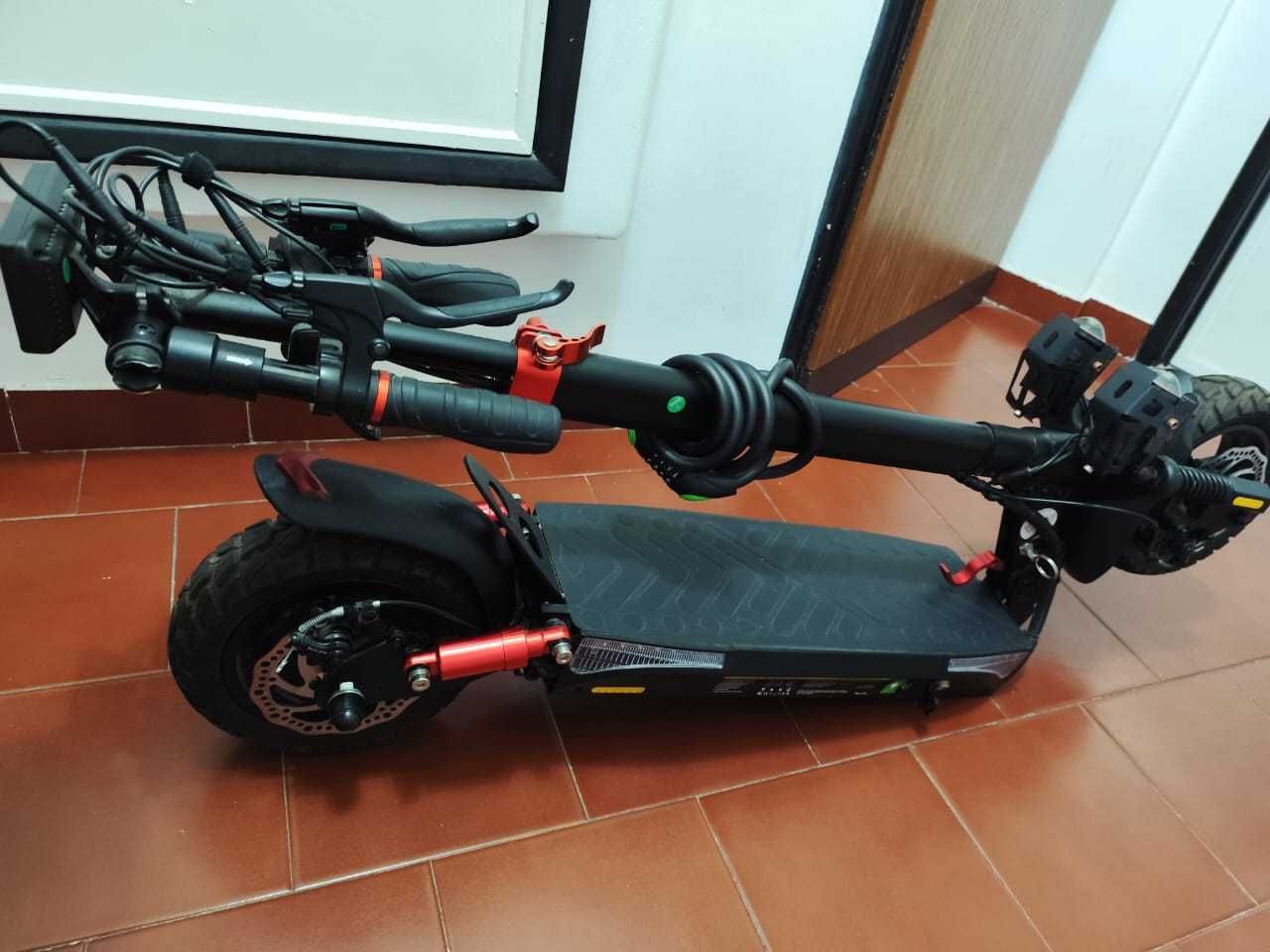Scooter Impecável – Pouquíssimo Uso!