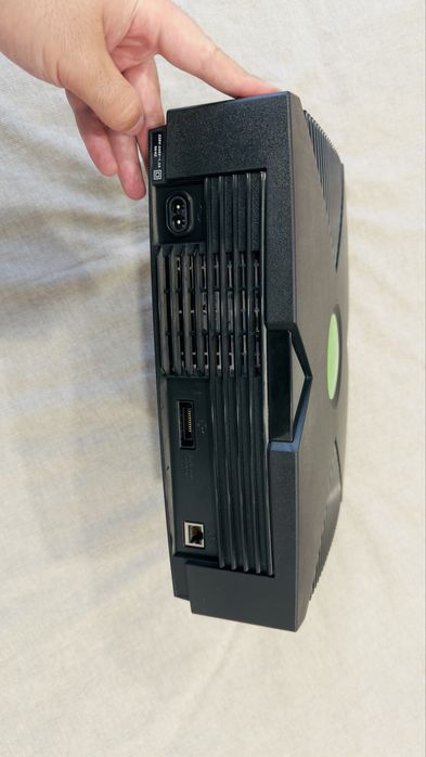 XBOX Clássica + comandos + Jogos (em ótimo estado)