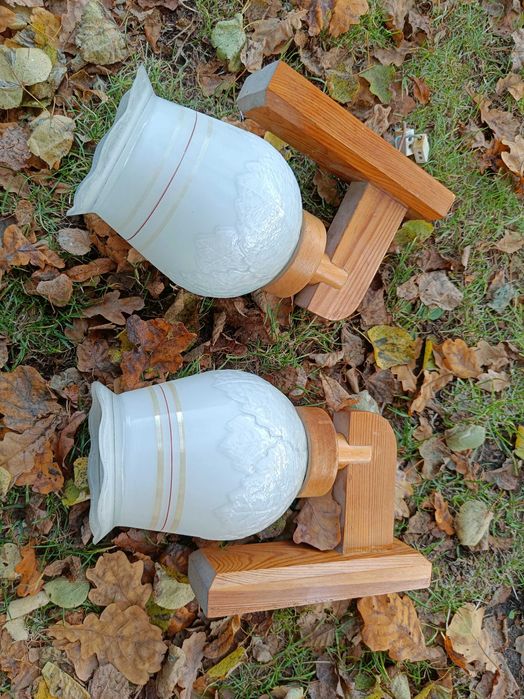 Para kinkietow drewnianych ze szklanymi kloszami retro E14