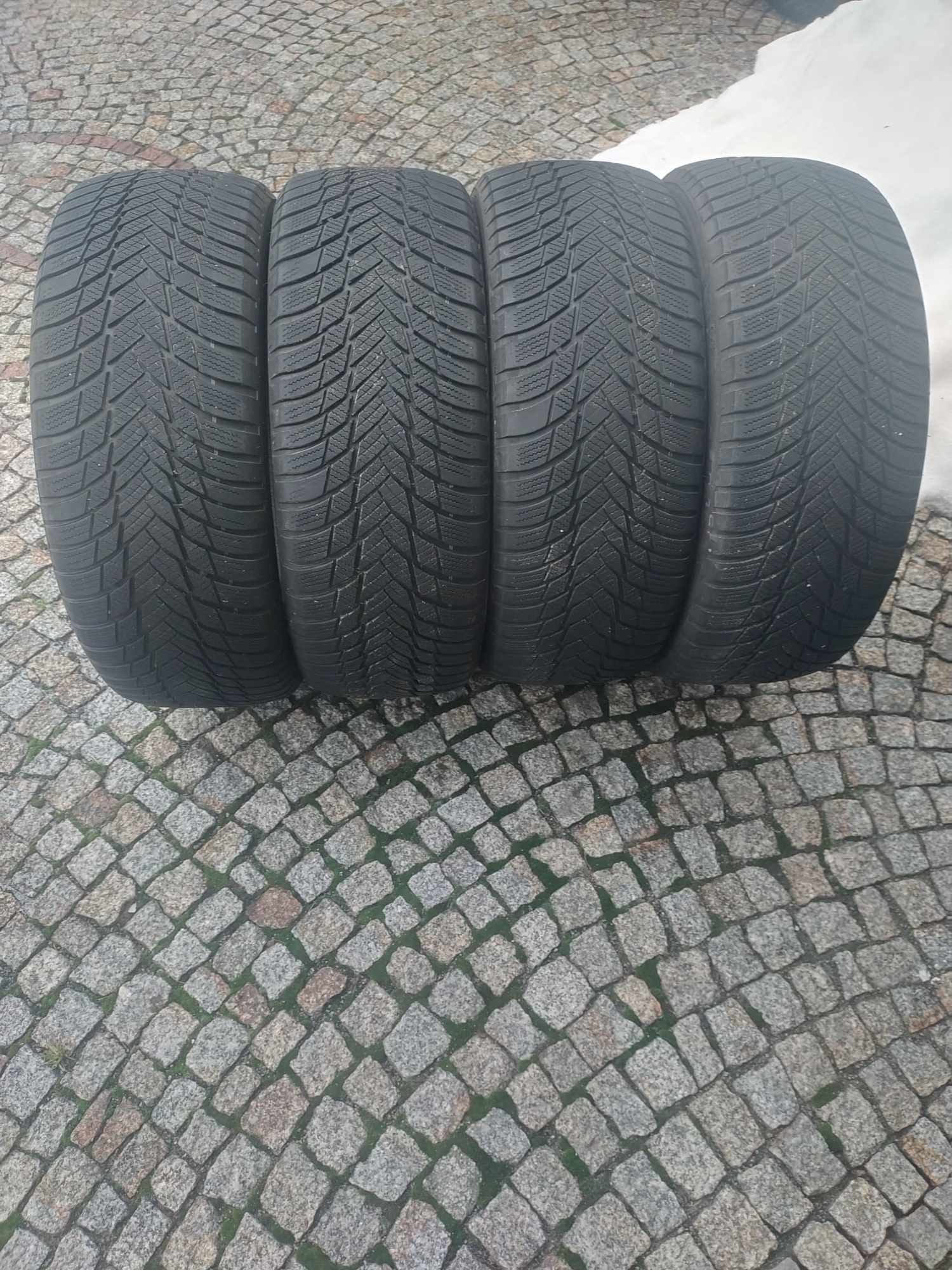 Opony zimowe Bridgestone 235/55 R18