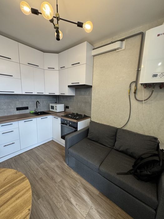 Продаж квартири з ремонтом в заселеній новобудові