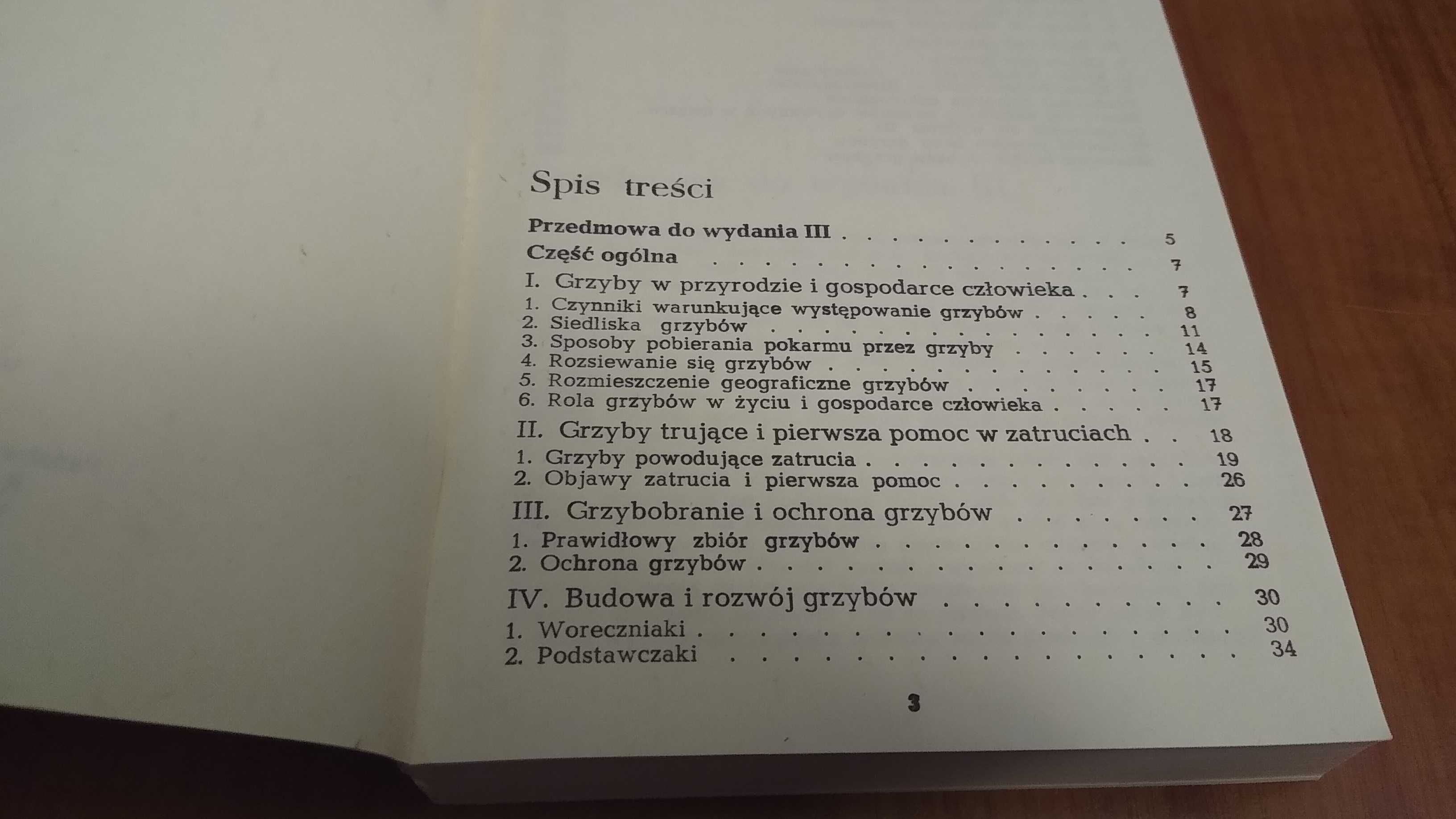 Grzyby i ich oznaczanie / Barbara Gumińska, Władysław Wojewoda