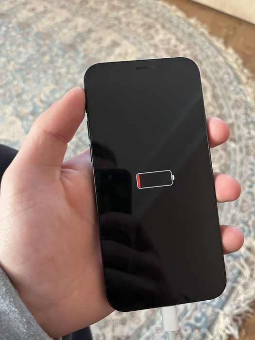 Айфон 12 продам на 128 гб