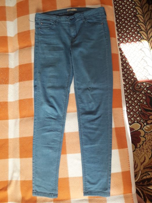 Spodnie jeansy Cropp