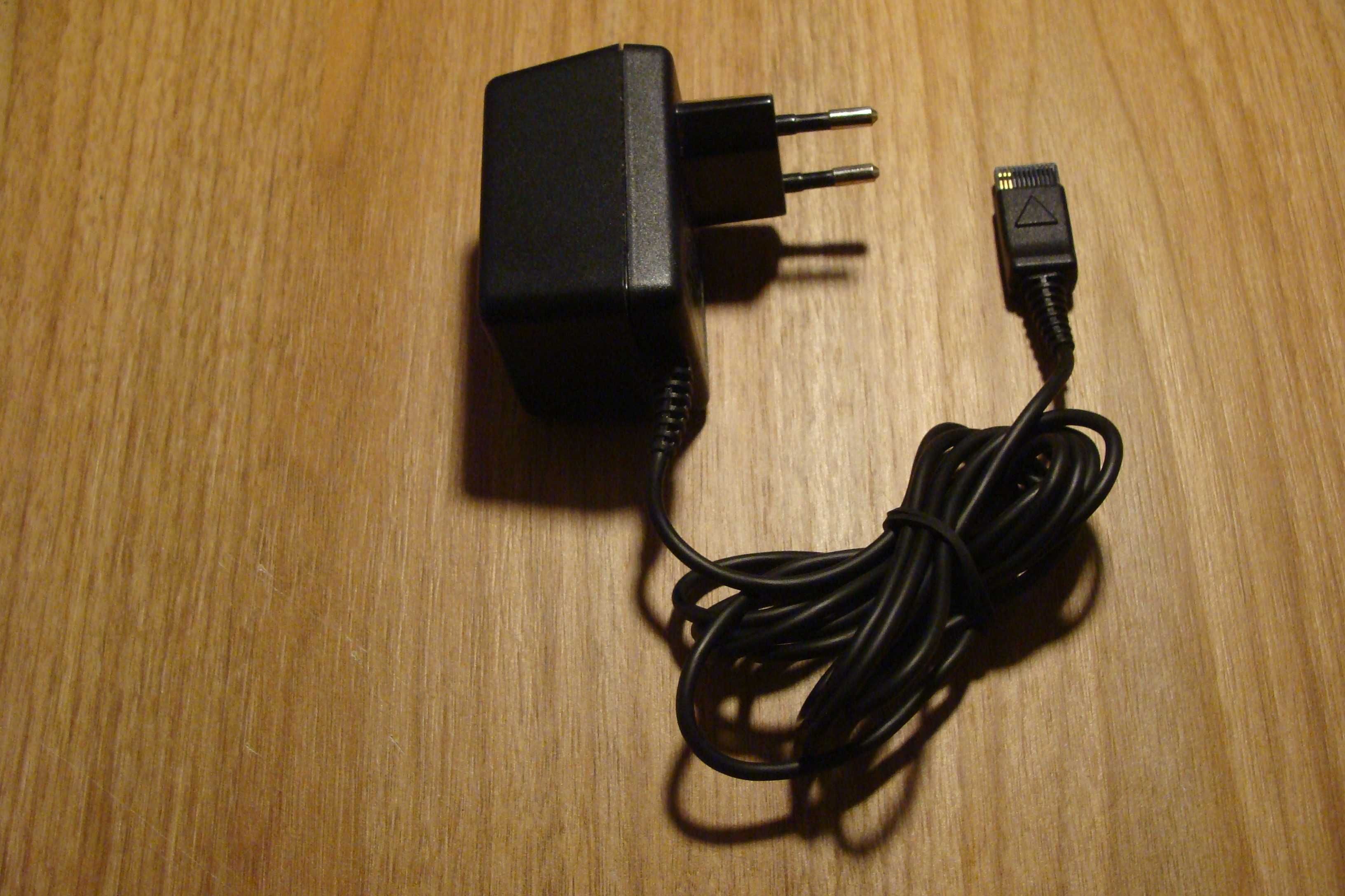 Adapter / zasilacz FRIWO FW1199 zasil. AC-DC 6 V -150 mA od te.SIEMENS