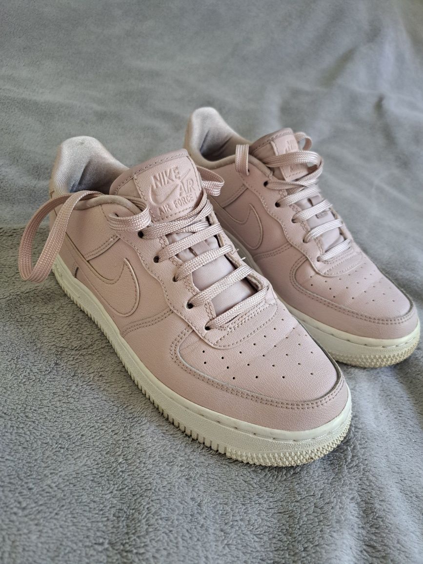 Nike air force 1 w bdb stanie.