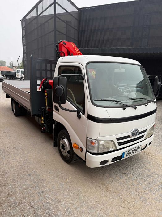 Carrinha Toyota dyna com grua palfinger