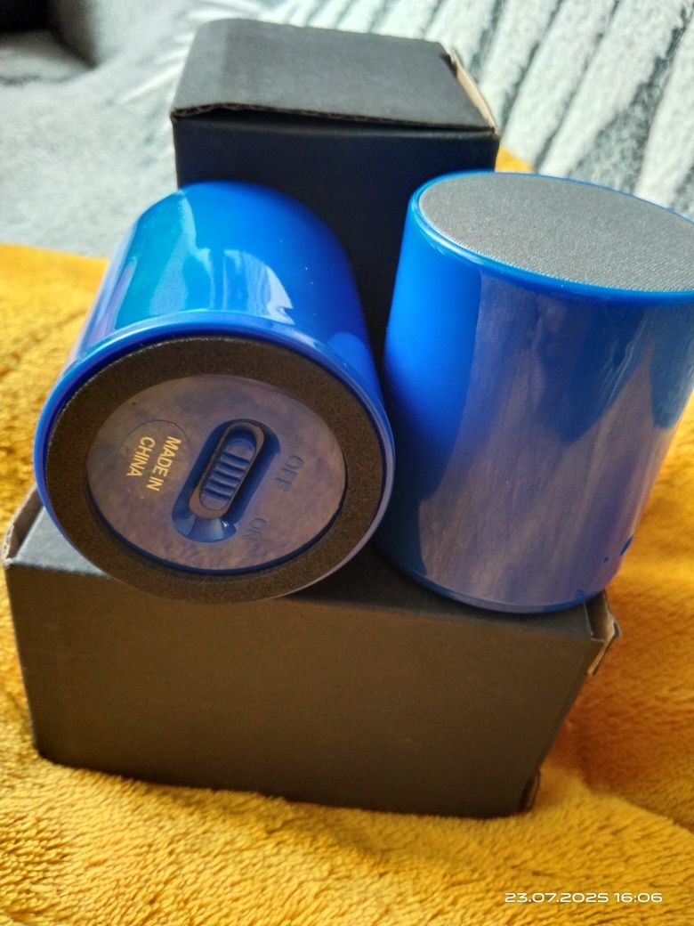 Głośnik głośniczek bluetooth ma moc przenośny niebieski mały nowy