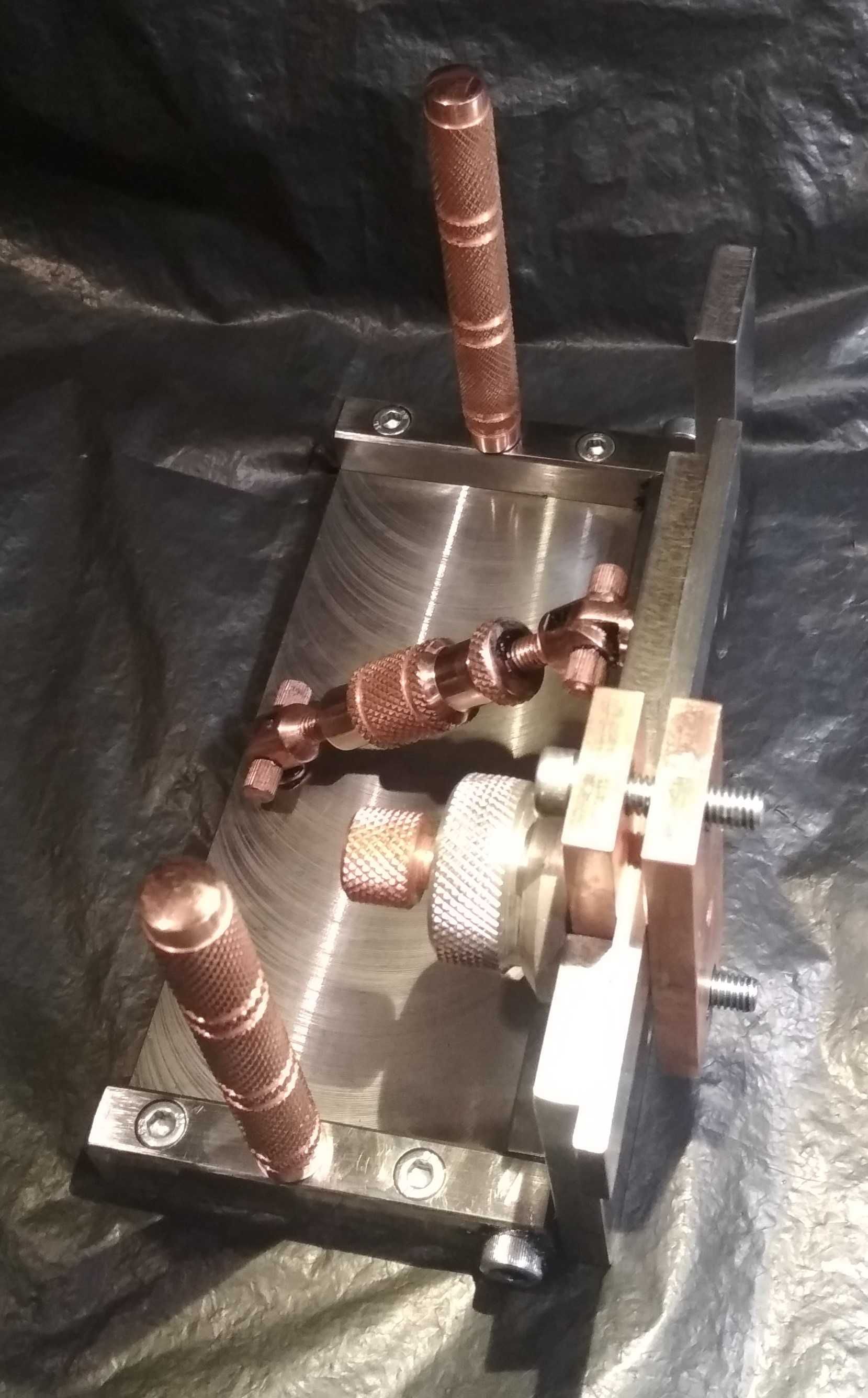Приспособление для снятия и выведения спусков клинка. Knife bevel jig.