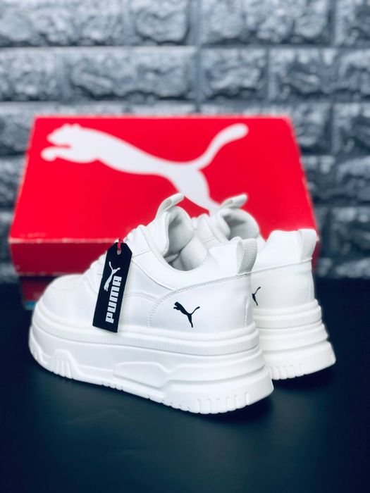 Кроссовки на танкетке белые Пума / Puma кросовки на платформе Осень