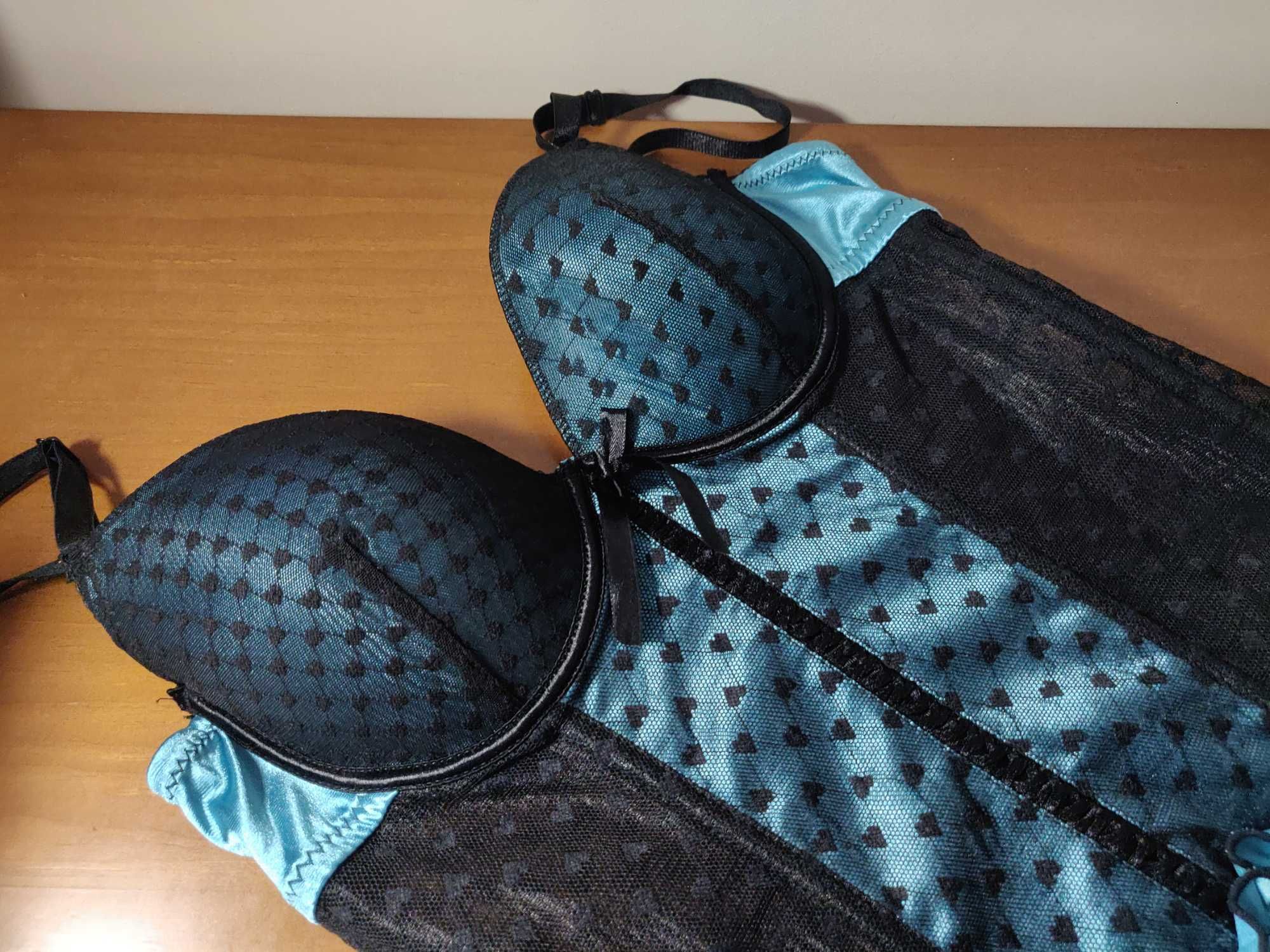 Lingerie: corset e tanga novos