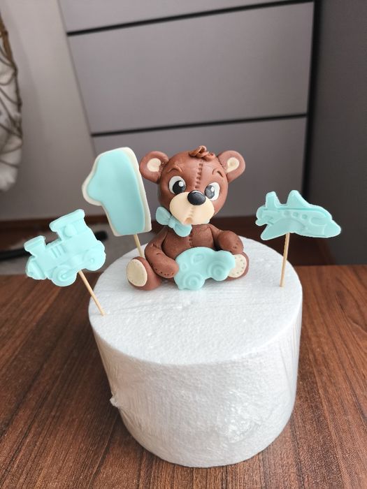 Figurka / ozdoba na tort z masy cukrowej