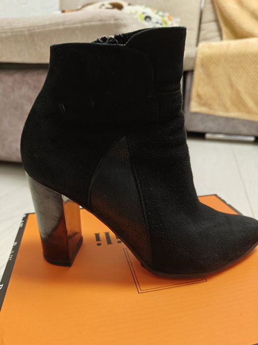 Сапожки, ботінки, чоботи жіночі 37 розміру, весна- осінь.