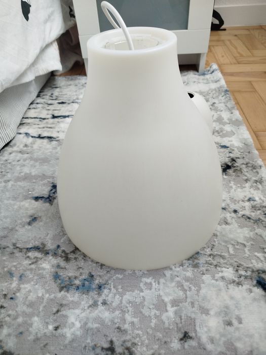 Candeeiro IKEA branco com cabo.