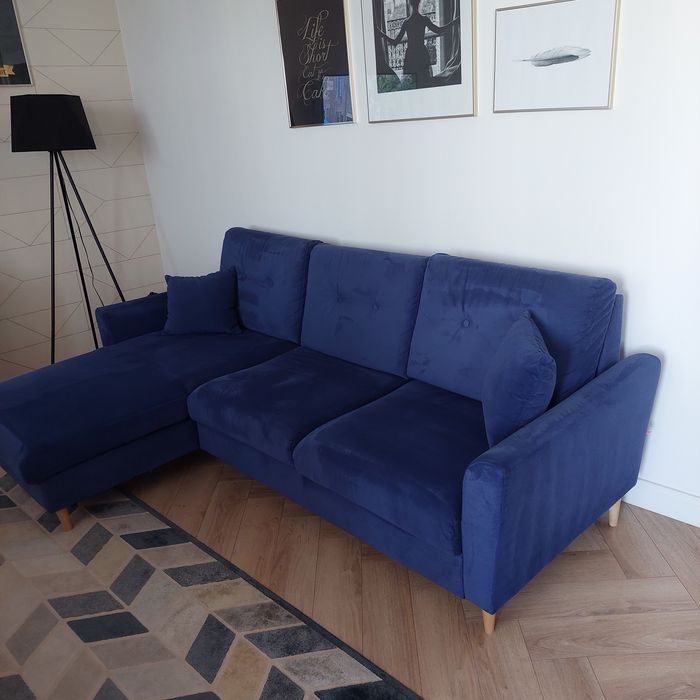 Granatowa kanapa BRW + puf z funkcją stolika