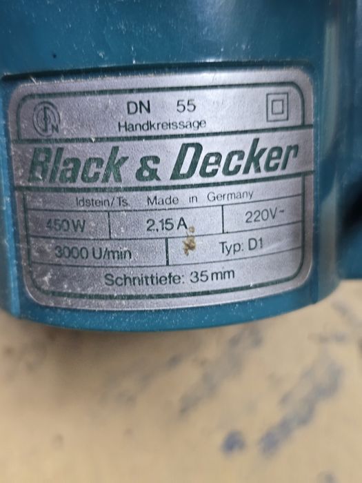 Piła najazdowa black decker 450 W z osprzętem- prawie nowa !