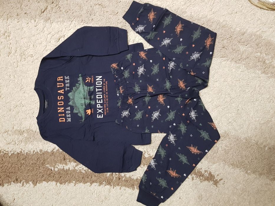 Pizamka dla chłopca z dinosaurami rozmiar 122/128 Nowa
