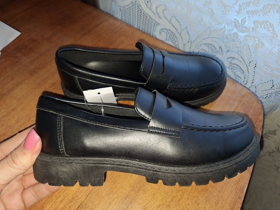 Нові лофери на дівчинку М&Со