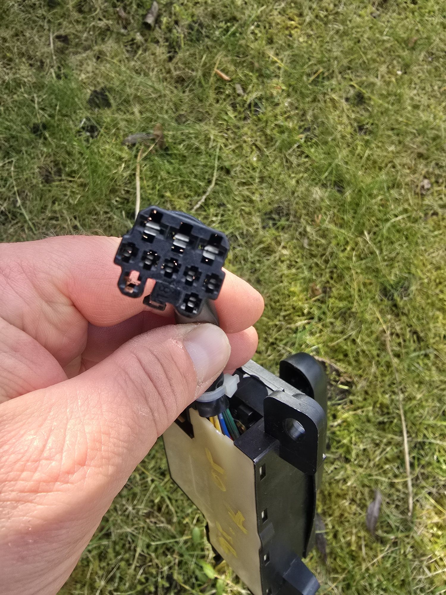Sterownik przełącznik fotela przedniego lewego saab 95 2005 rok 9 PIN