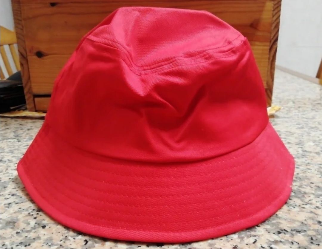 Chapéus de Aba Larga Vermelho!!