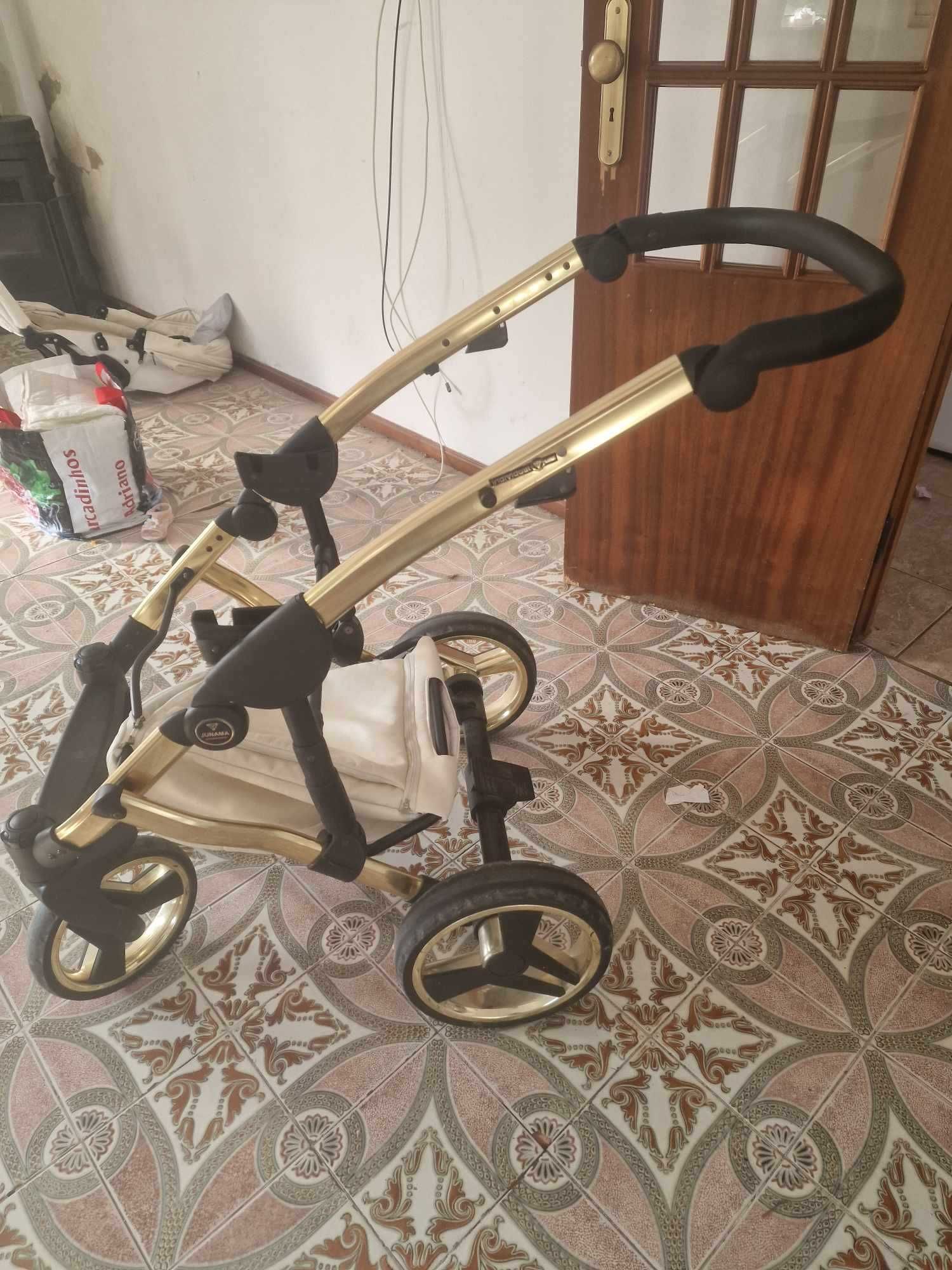 Carrinho de bebé Trio