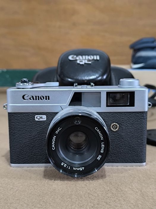 Câmara fotográfica Canonet QL25