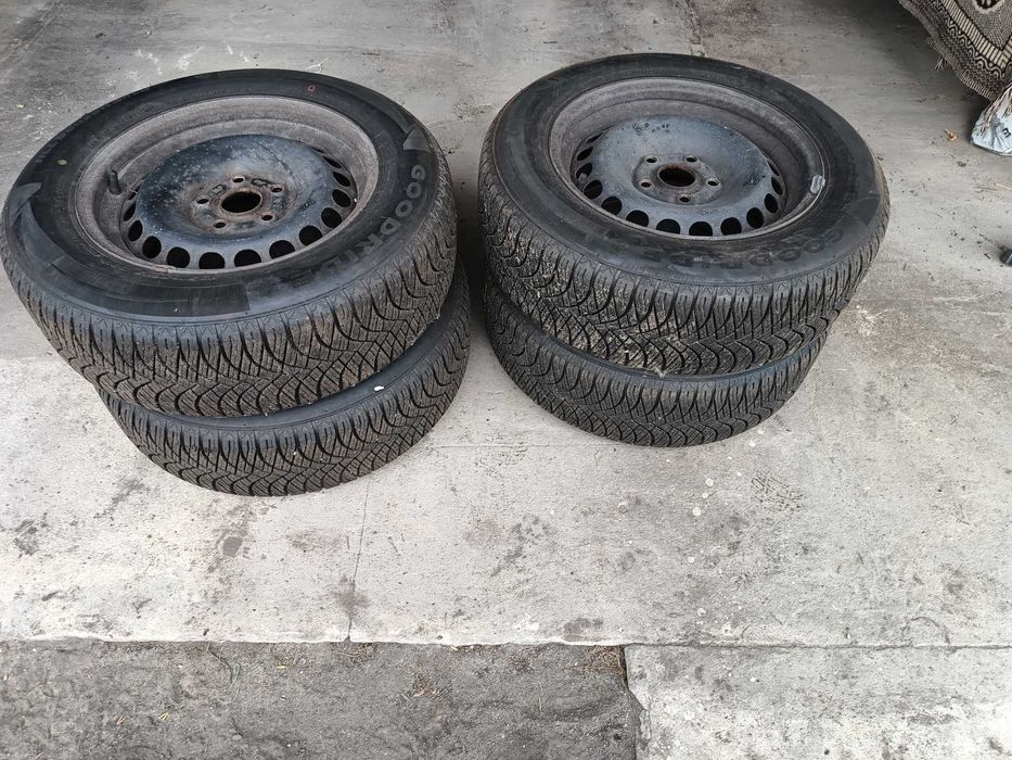 Koła całoroczne 15" VW felgi stalowe