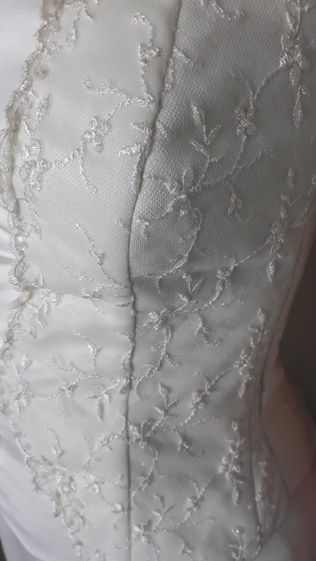 Suknia ślubna perłowa biel