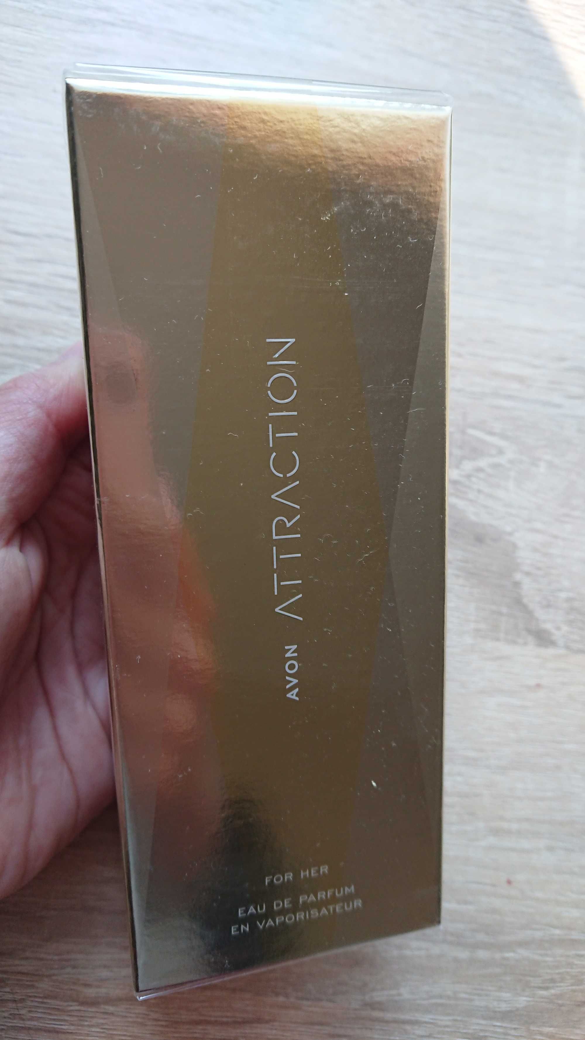 Perfum Attraction 50 ml dla niej Avon damski