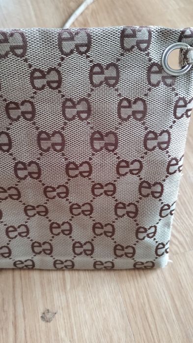 Mała torebka przez ramię z logo Gucci