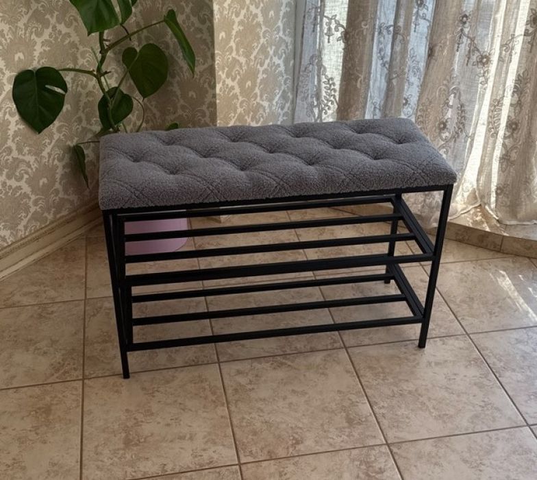 Стильна банкетка у прихожу — функціональність і естетика