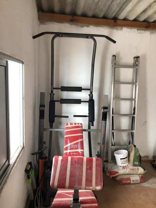 Cadeira romana esta como nova nunca foi usada