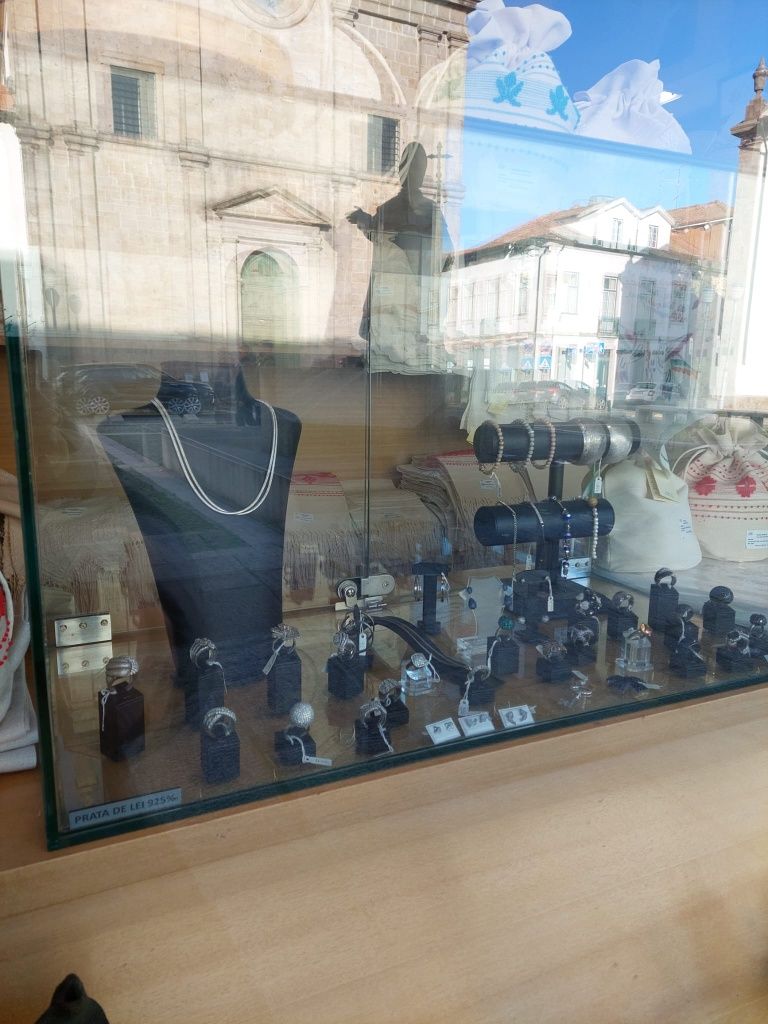 Vitrines em vidro com fechadura