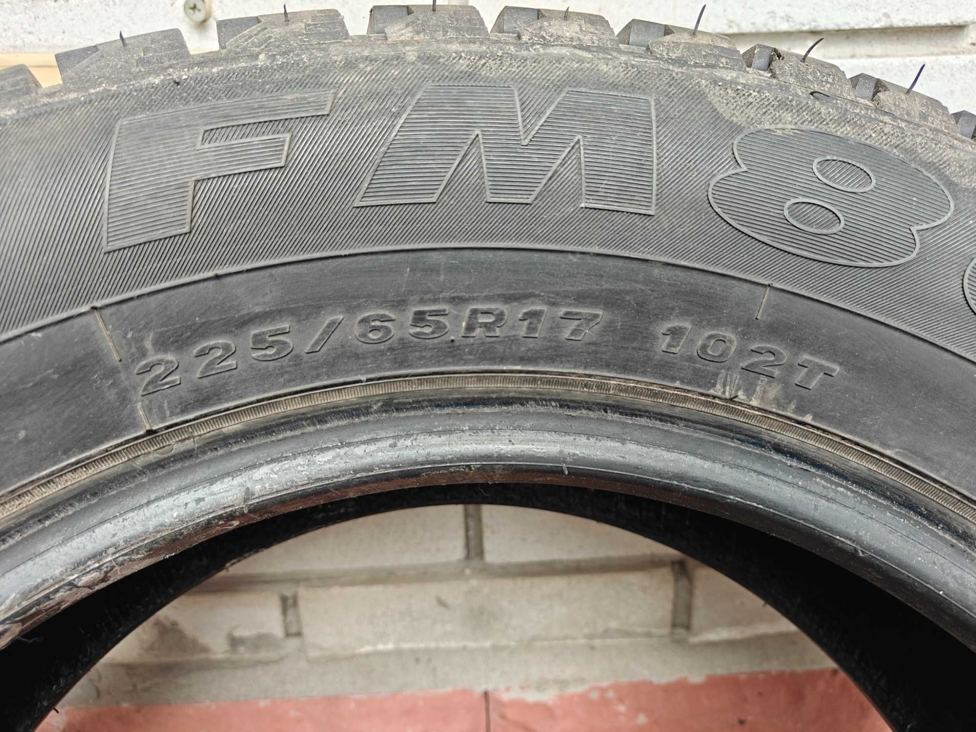 Зимові шини 225/65 R17
