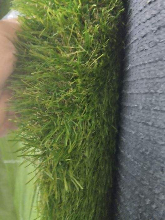 Relva sintética de 40mm em rolos de 2x10m e 2x25m.