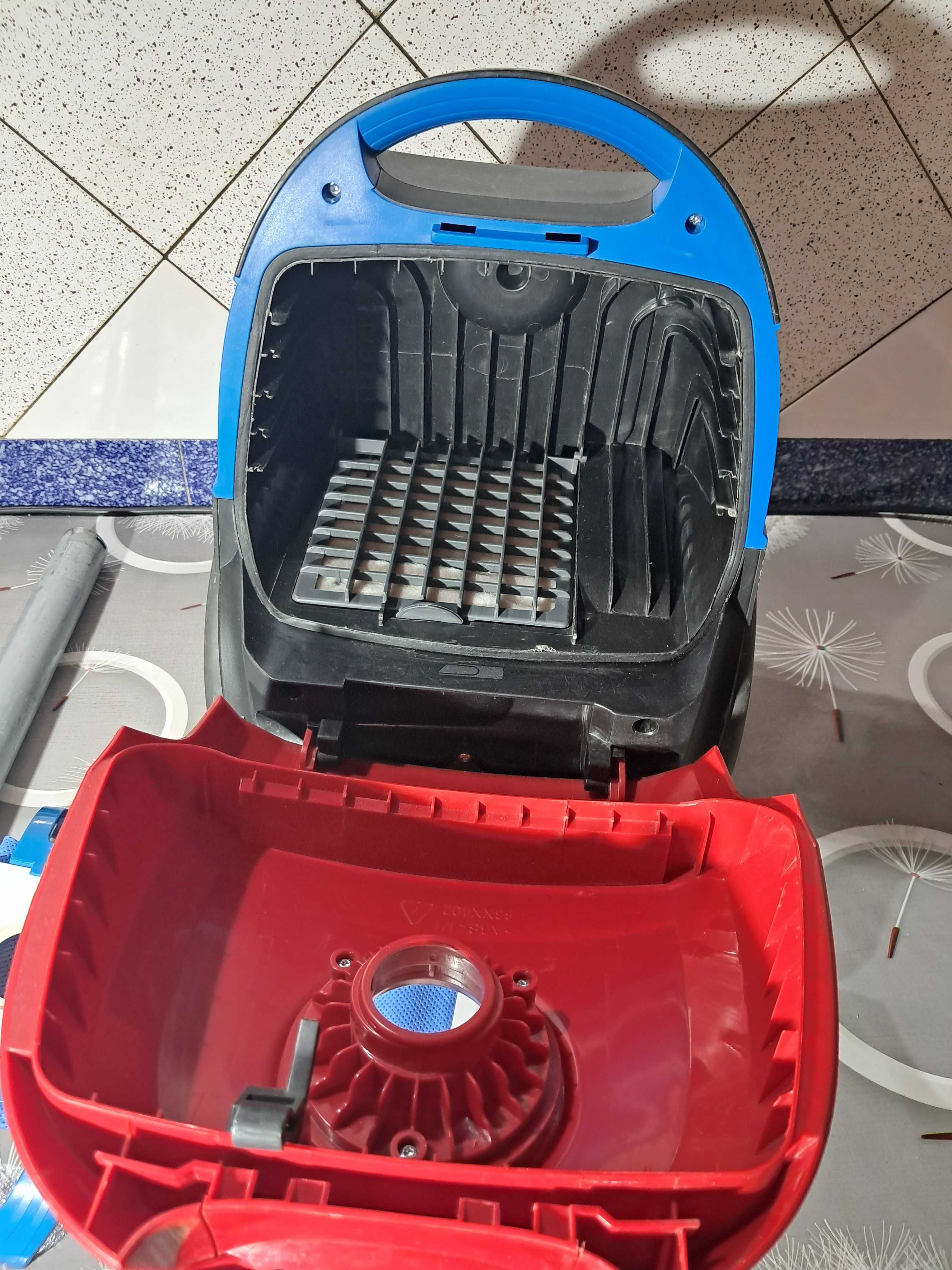 пылесос PHILIPS 2000 вт. с многоразовым мешком