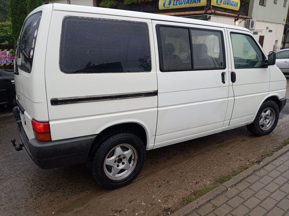 VW T4 multivan 7 osób.2.4D