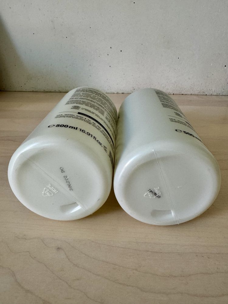 Stop The Water While Using Me: 2 dozowniki: na mydło +żel pod prysznic