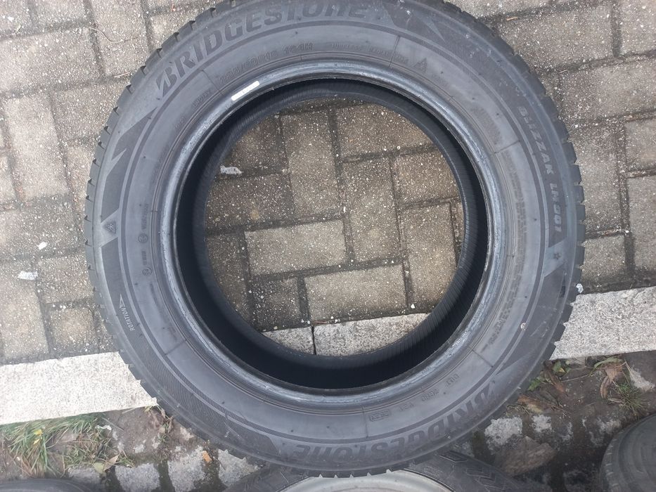 2 opony zima 225/60R18 Bridgestone 2023 rok