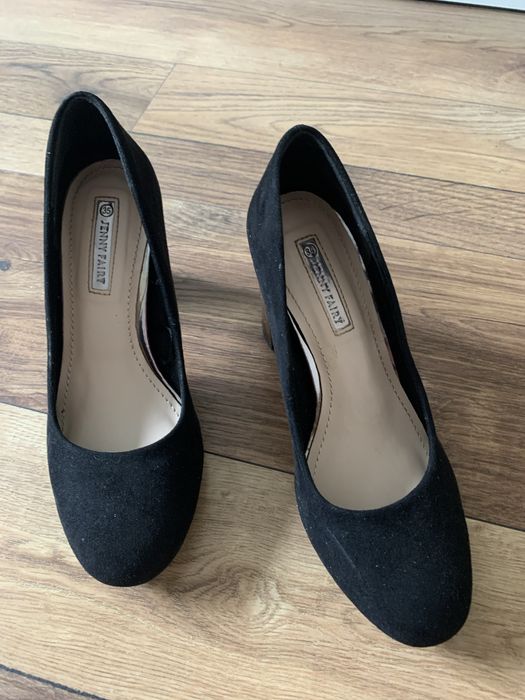 Piękne czarne półbuty na złotym słupku (35)