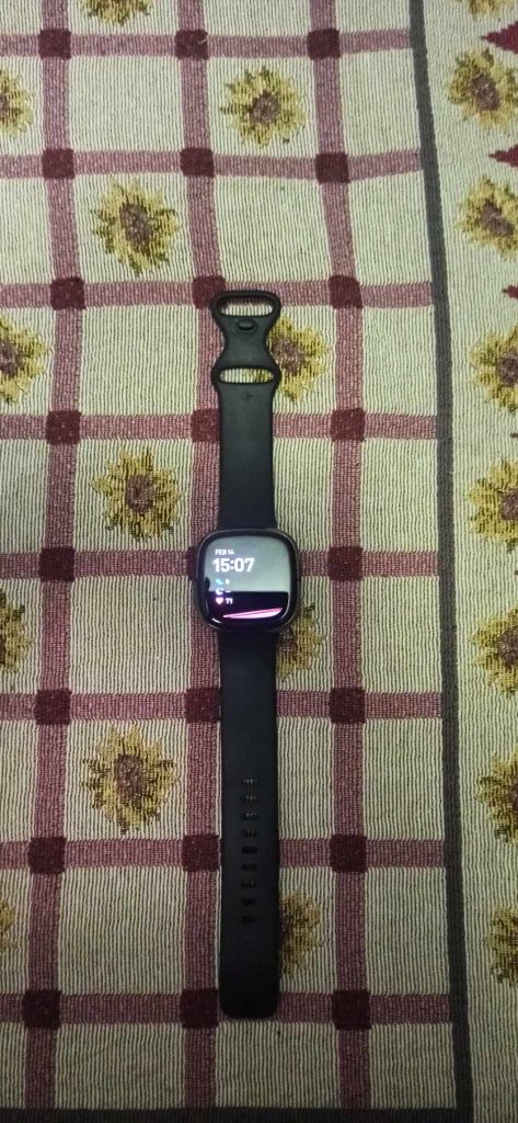 Смарт Годинник fitbit sense