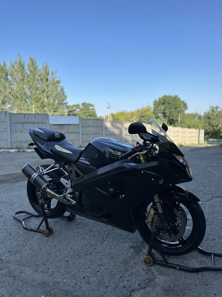 Мотоцикл Suzuki GSX-R 750 На Доках