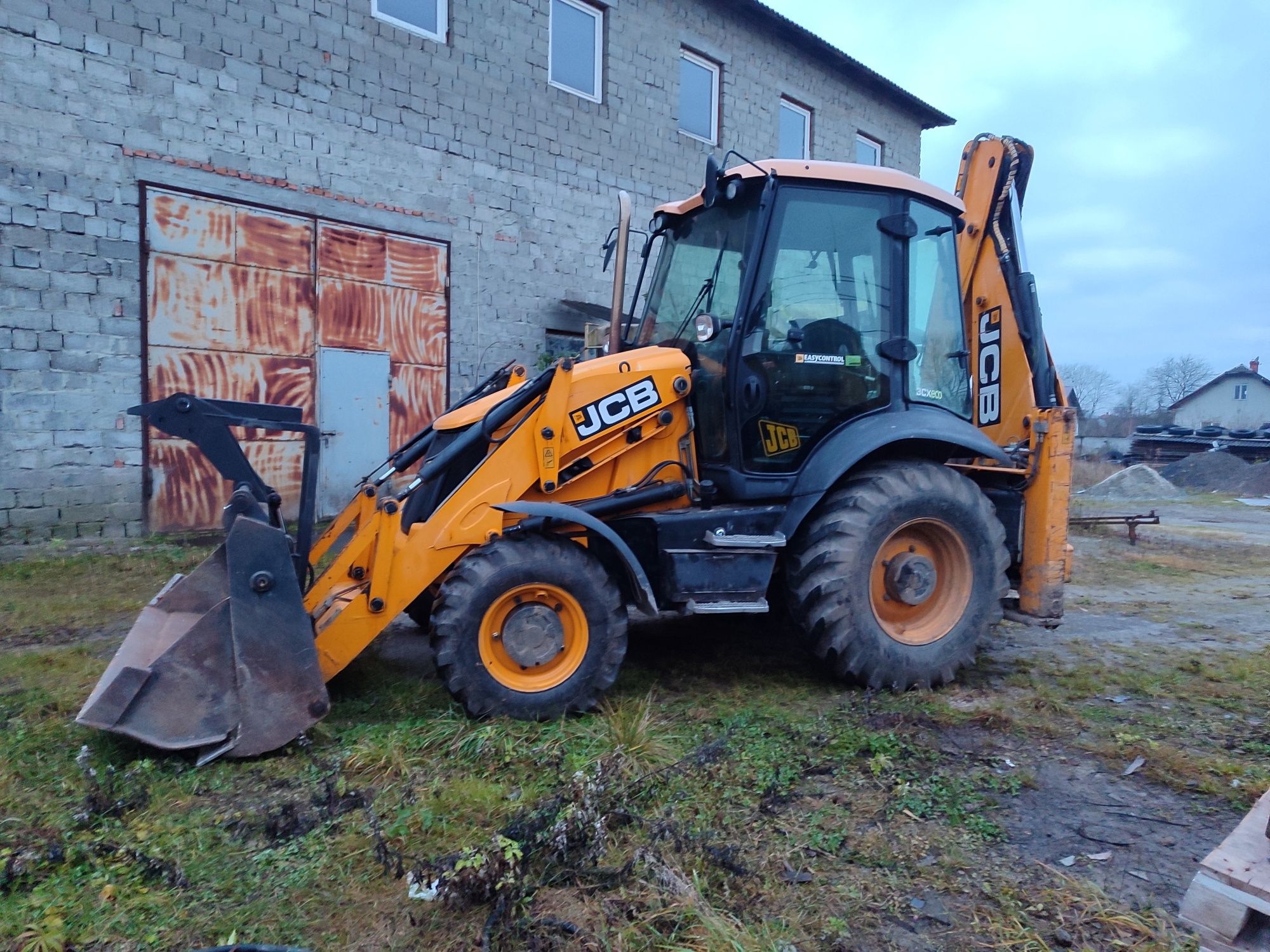 Послуги, оренда екскаватора, екскаватор-навантажувач JCB 3CX,