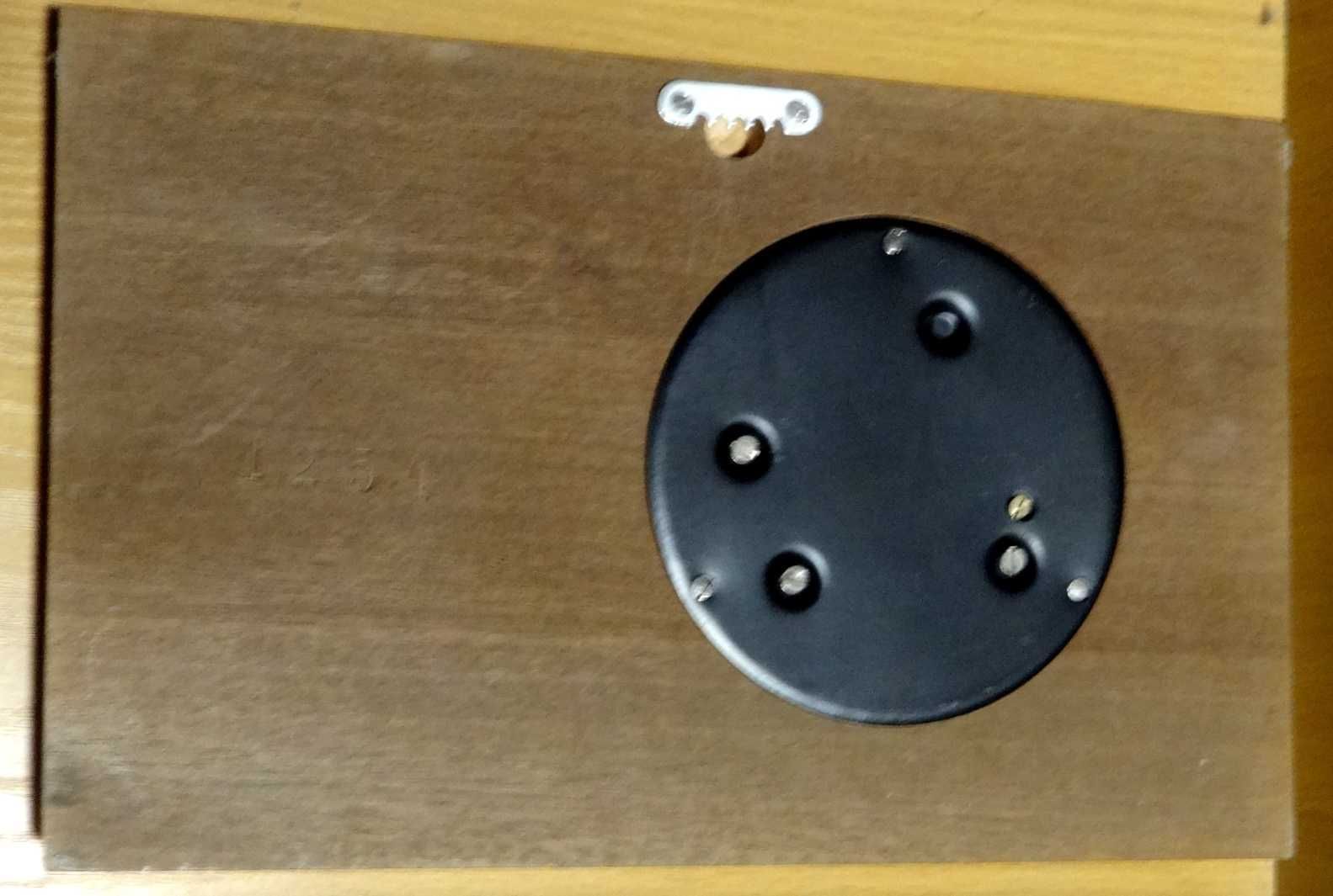 barometr z termometrem