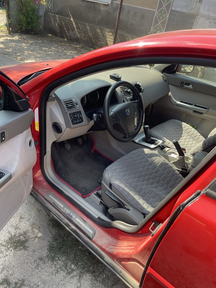 Продам Volvo v50 2.0 D