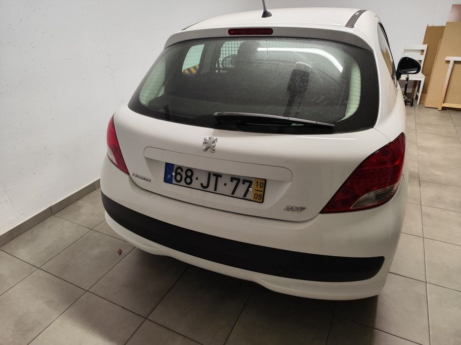 Peugeot comercial 207
