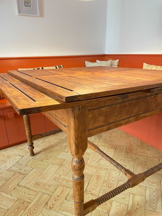 Mesa de jantar extensível em madeira antiga