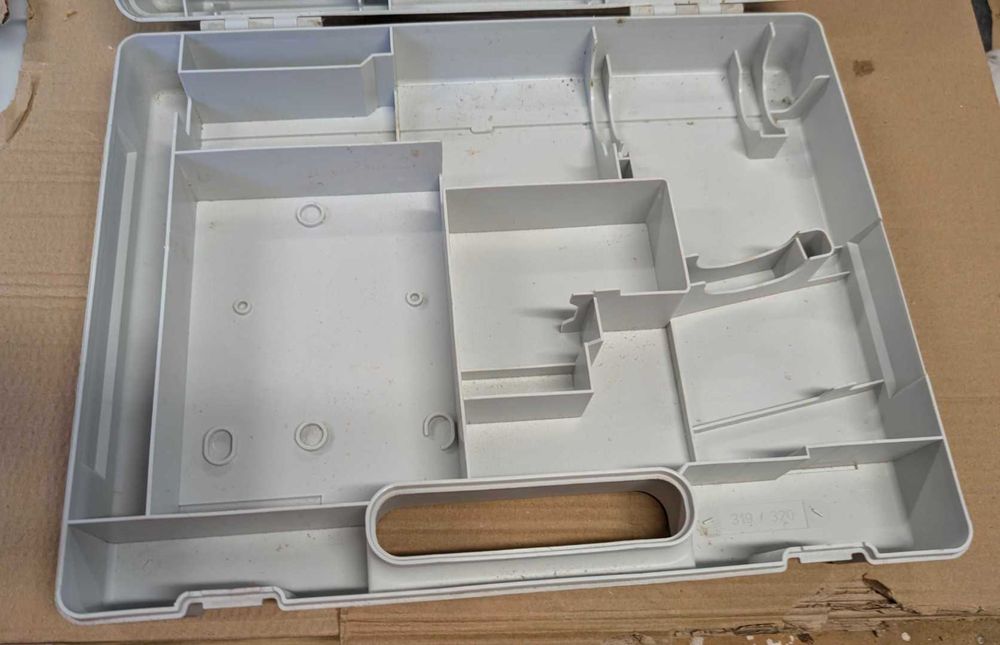 Caixa para  ferramenta/maquinas aparafusadora berbequim BOSCH