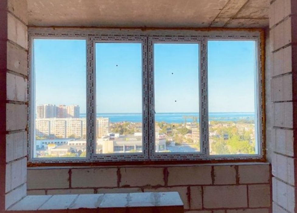 Видова 2-кв-ра в елітній новобудові. Центр. Панорама на річку.