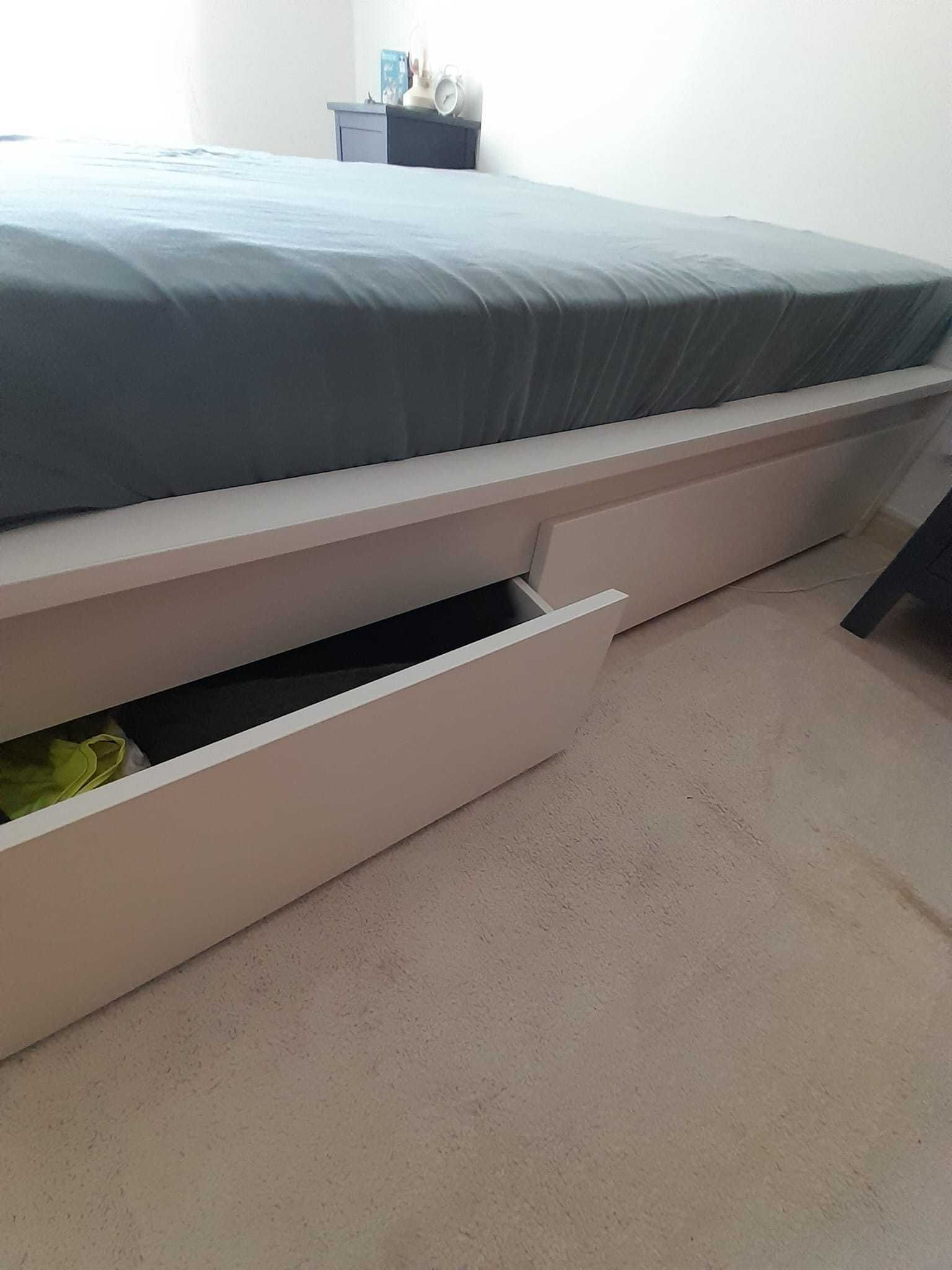 Cama casal 160 X 200 + Estrado + 4 Gavetas